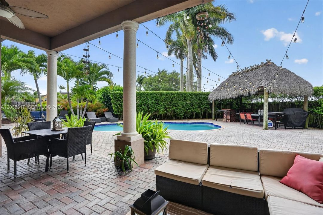 For Sale: $875,000 (4 beds, 3 baths, 2326 Square Feet)