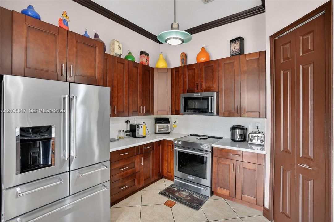 For Sale: $875,000 (4 beds, 3 baths, 2326 Square Feet)