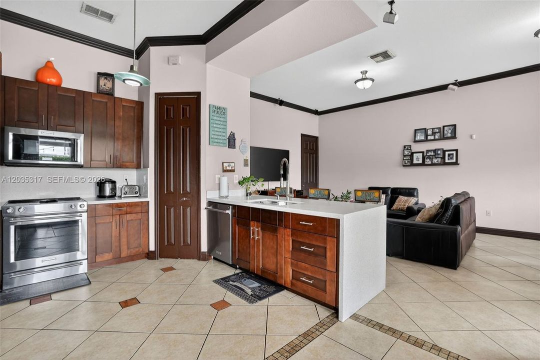 For Sale: $875,000 (4 beds, 3 baths, 2326 Square Feet)