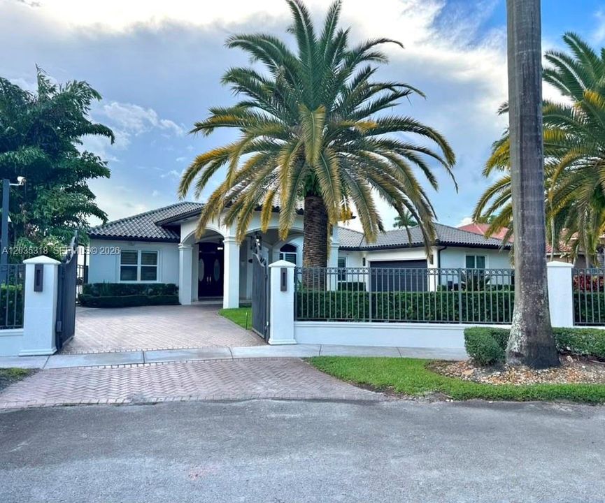 For Rent: $7,500 (4 beds, 4 baths, 3149 Square Feet)