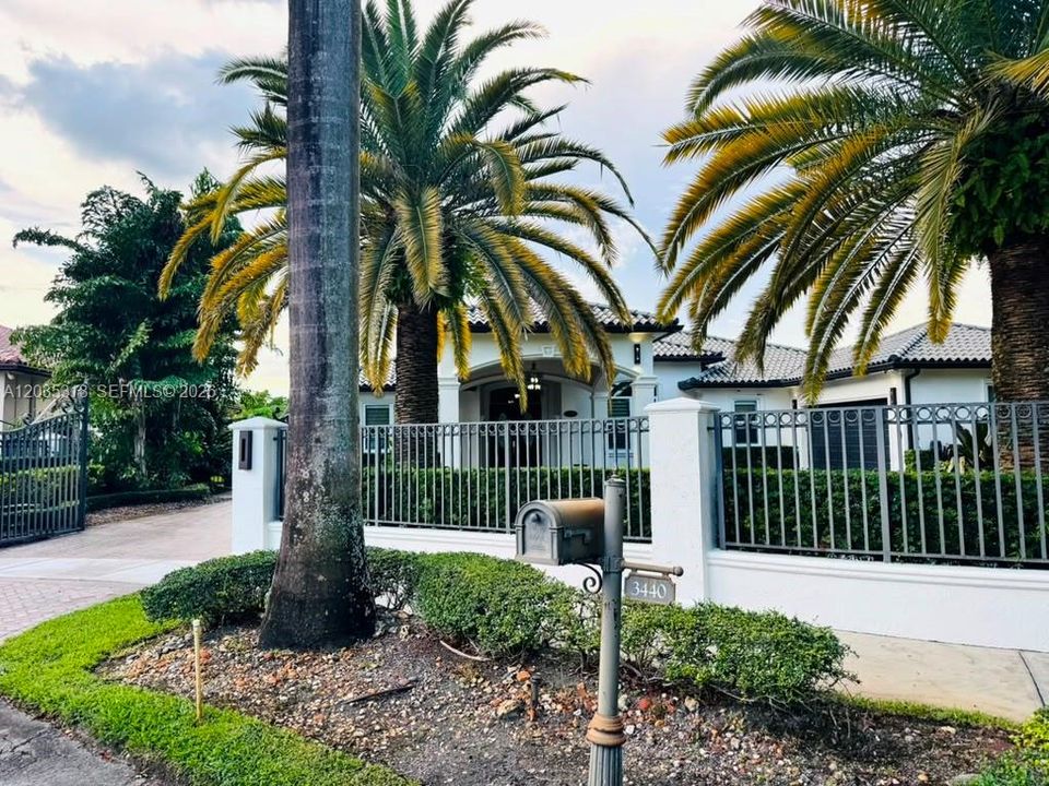 For Rent: $7,500 (4 beds, 4 baths, 3149 Square Feet)