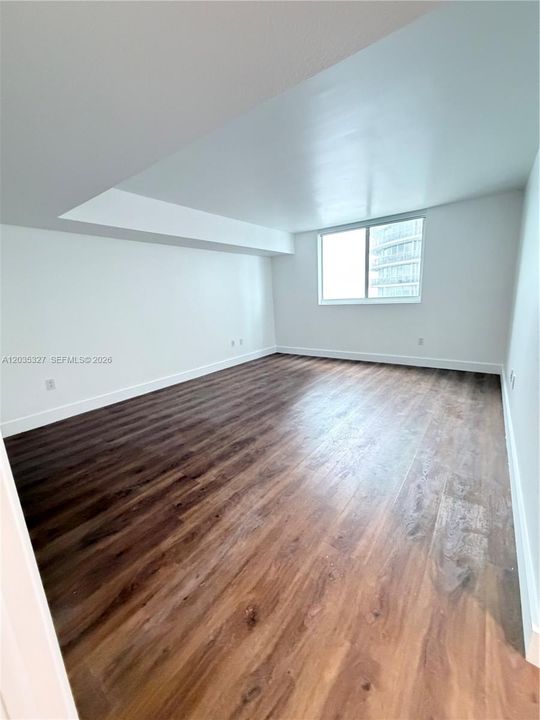 For Rent: $3,495 (1 beds, 1 baths, 1095 Square Feet)