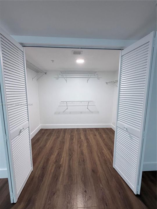 For Rent: $3,495 (1 beds, 1 baths, 1095 Square Feet)