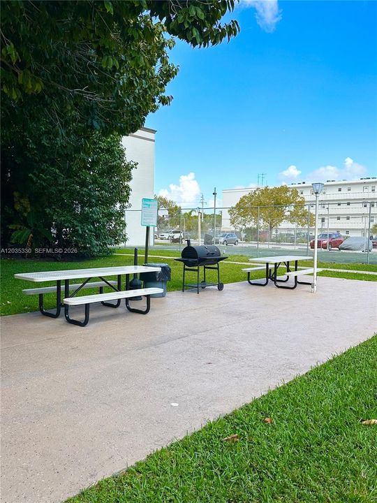 For Rent: $1,650 (1 beds, 1 baths, 768 Square Feet)