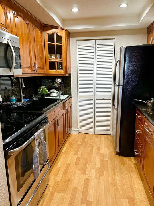 For Rent: $1,650 (1 beds, 1 baths, 768 Square Feet)