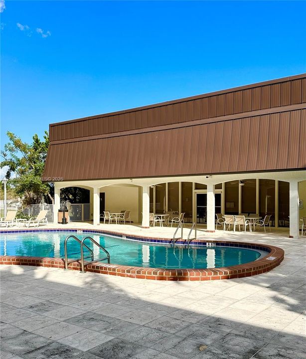 For Rent: $1,650 (1 beds, 1 baths, 768 Square Feet)