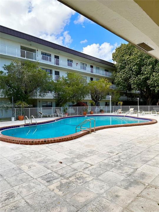 For Rent: $1,650 (1 beds, 1 baths, 768 Square Feet)