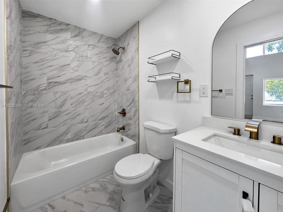 For Rent: $2,500 (2 beds, 2 baths, 876 Square Feet)
