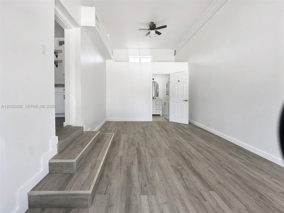 For Rent: $2,500 (2 beds, 2 baths, 876 Square Feet)