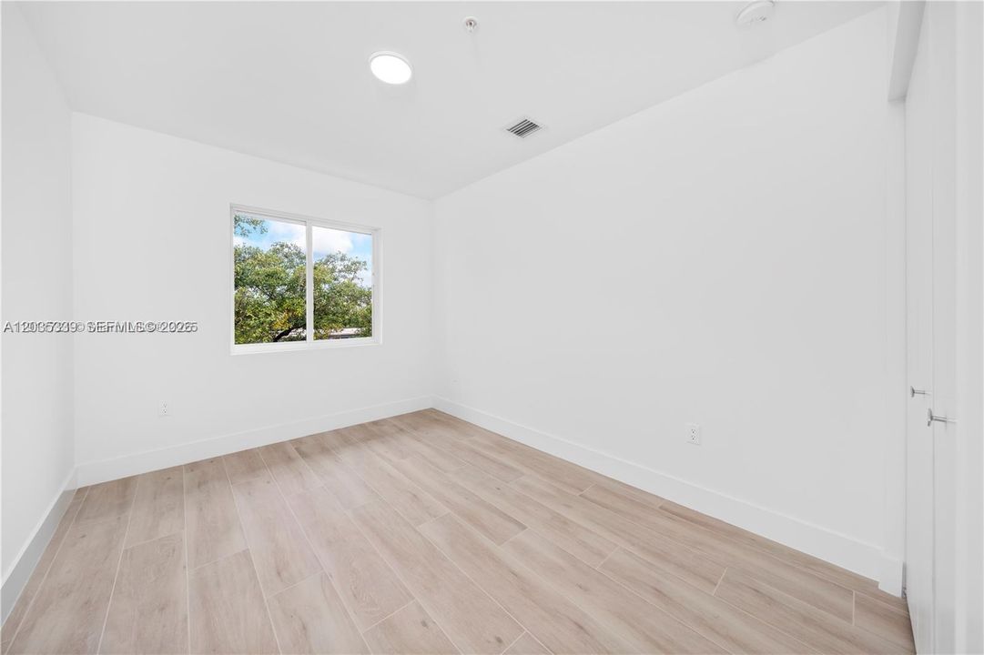 En Renta: $2,400 (1 camas, 1 baños, 1380 Pies cuadrados)