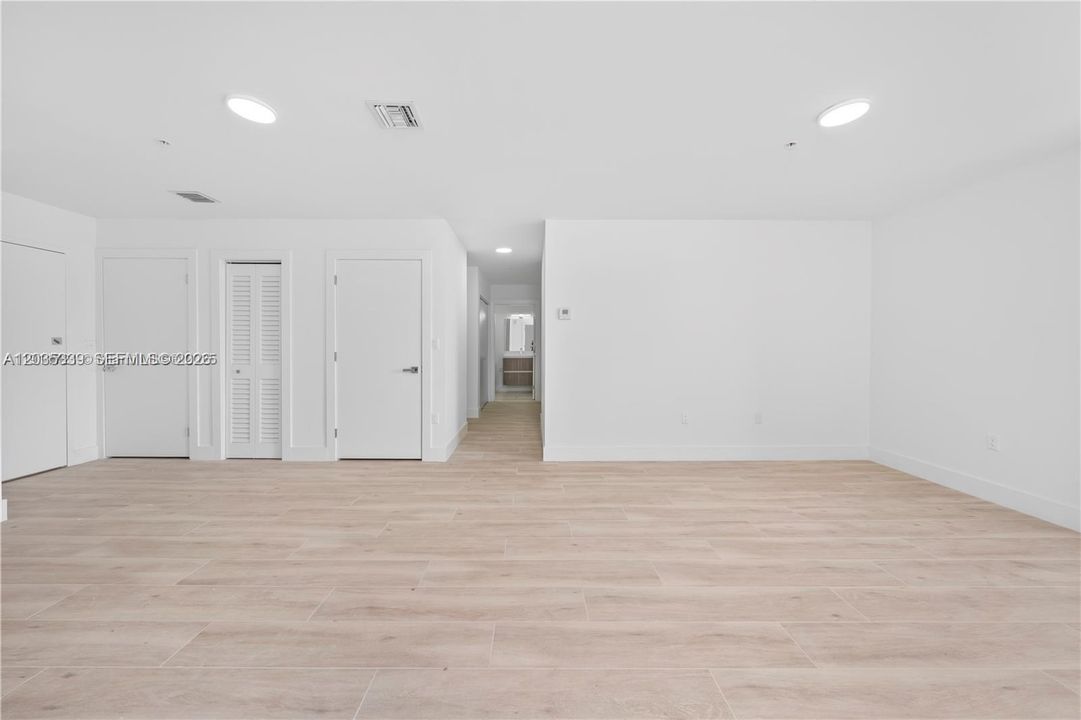 En Renta: $2,400 (1 camas, 1 baños, 1380 Pies cuadrados)