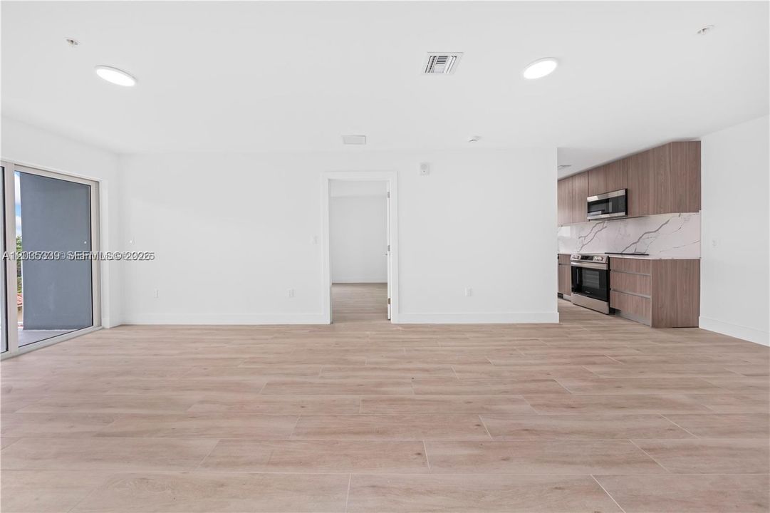 En Renta: $2,400 (1 camas, 1 baños, 1380 Pies cuadrados)