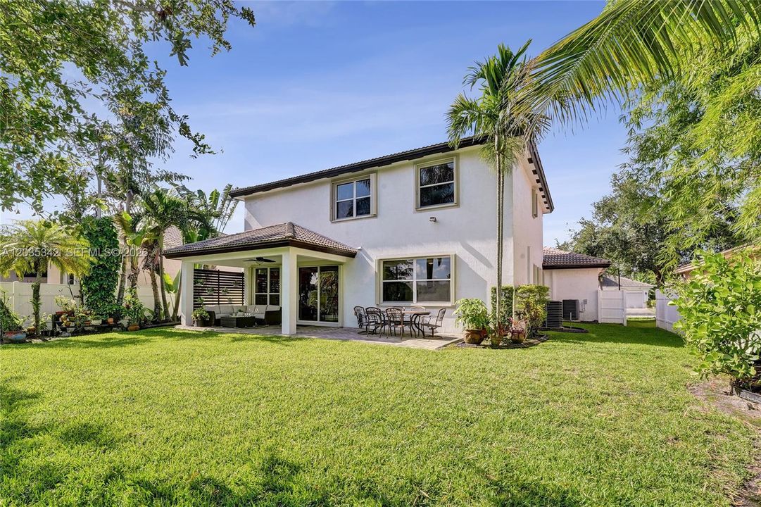 For Sale: $830,000 (4 beds, 3 baths, 3020 Square Feet)