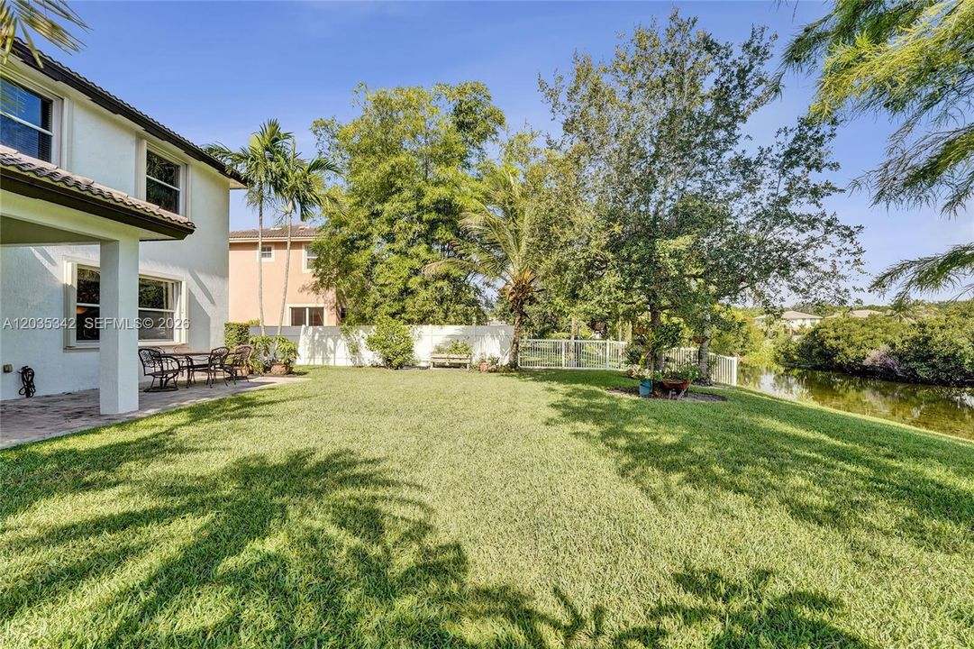 For Sale: $830,000 (4 beds, 3 baths, 3020 Square Feet)