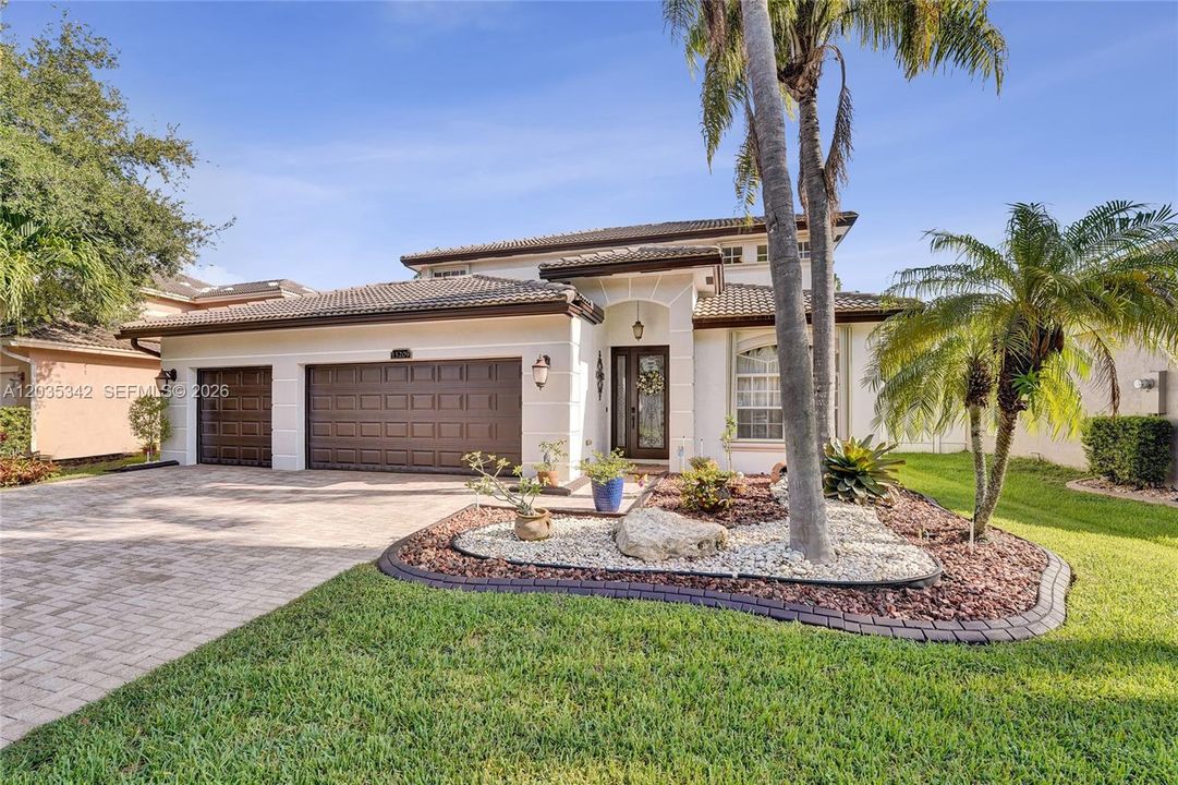 For Sale: $830,000 (4 beds, 3 baths, 3020 Square Feet)