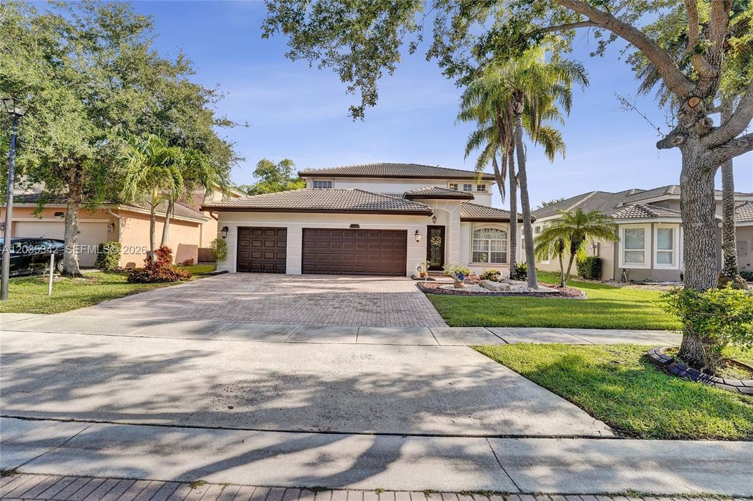 For Sale: $830,000 (4 beds, 3 baths, 3020 Square Feet)