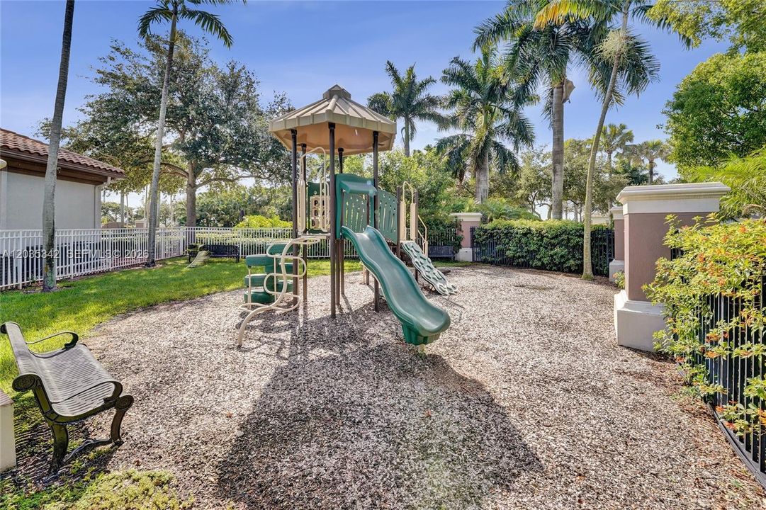 For Sale: $830,000 (4 beds, 3 baths, 3020 Square Feet)