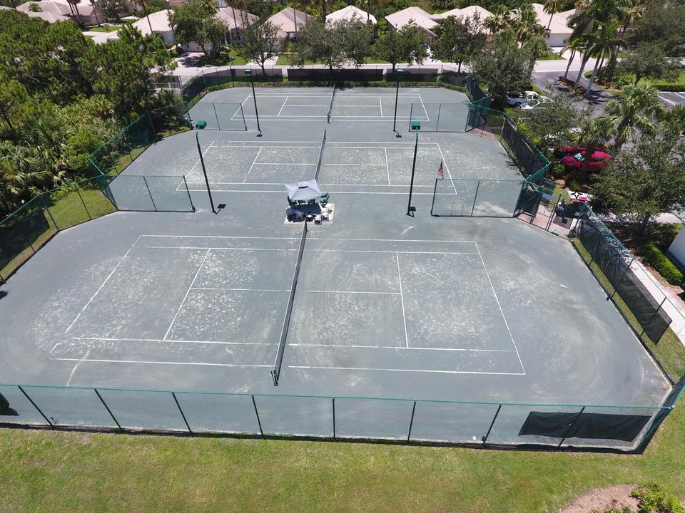 M-Tennis Courts