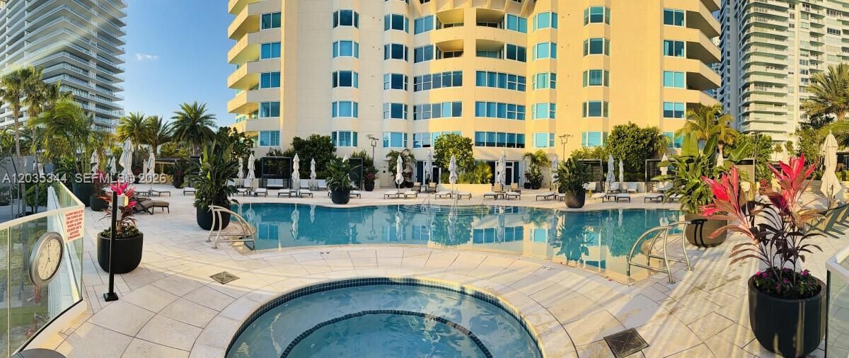 For Rent: $7,800 (2 beds, 2 baths, 1120 Square Feet)