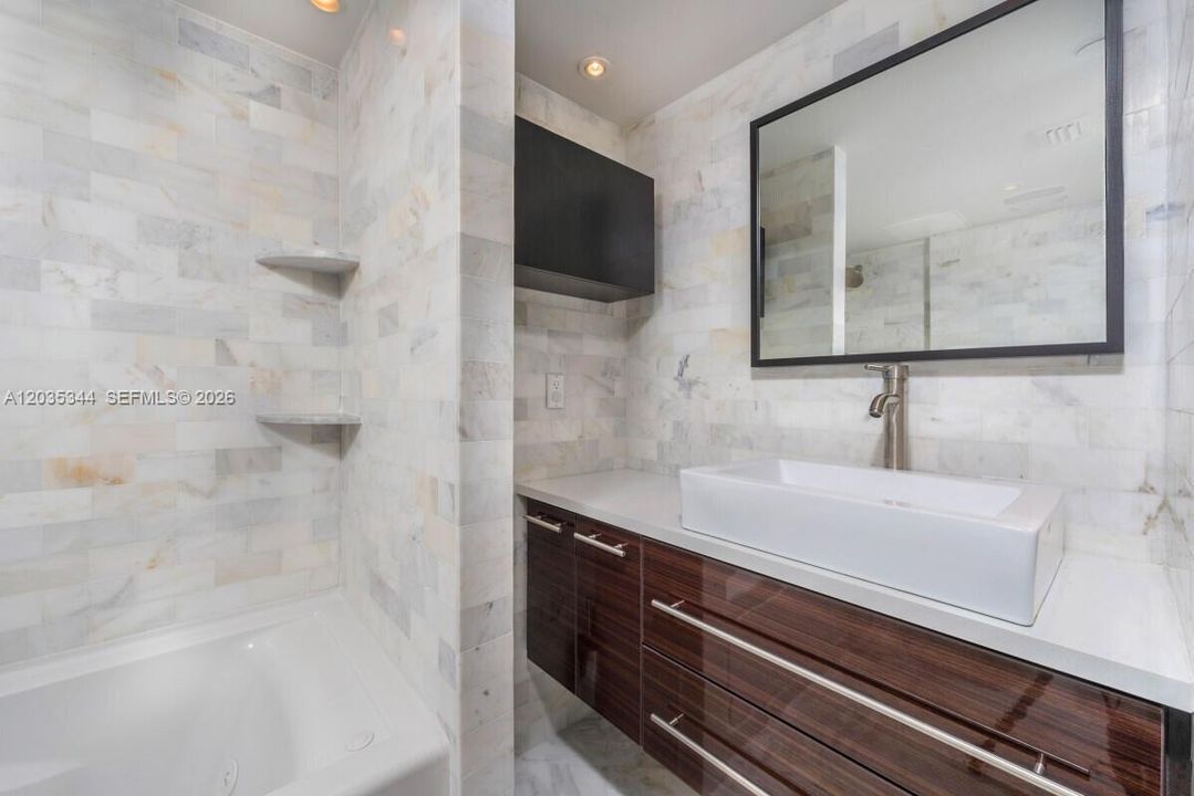 For Rent: $7,800 (2 beds, 2 baths, 1120 Square Feet)