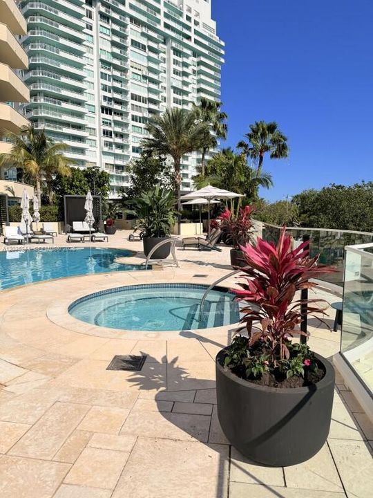 For Rent: $7,800 (2 beds, 2 baths, 1120 Square Feet)