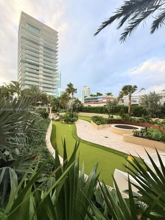 For Rent: $7,800 (2 beds, 2 baths, 1120 Square Feet)