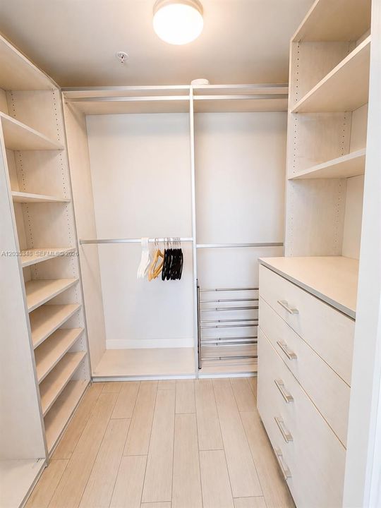 В аренду: $2,700 (1 спален, 1 ванн, 802 Квадратных фут)