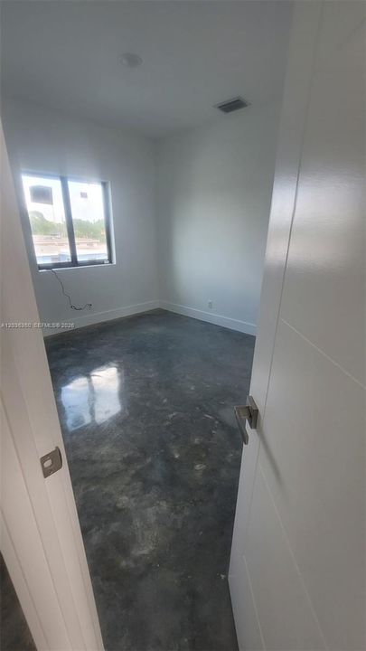 В аренду: $3,000 (3 спален, 2 ванн, 945 Квадратных фут)