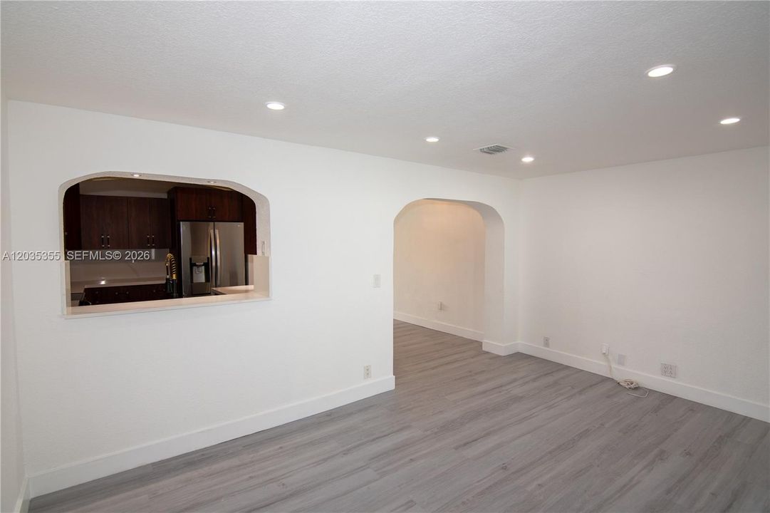 En Venta: $850,000 (3 camas, 2 baños, 1740 Pies cuadrados)