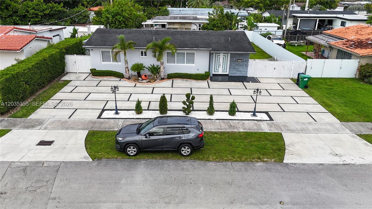 En Venta: $850,000 (3 camas, 2 baños, 1740 Pies cuadrados)