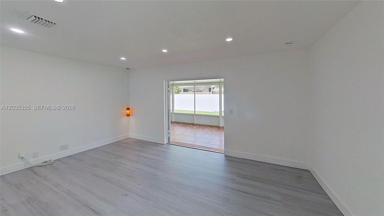 En Venta: $850,000 (3 camas, 2 baños, 1740 Pies cuadrados)