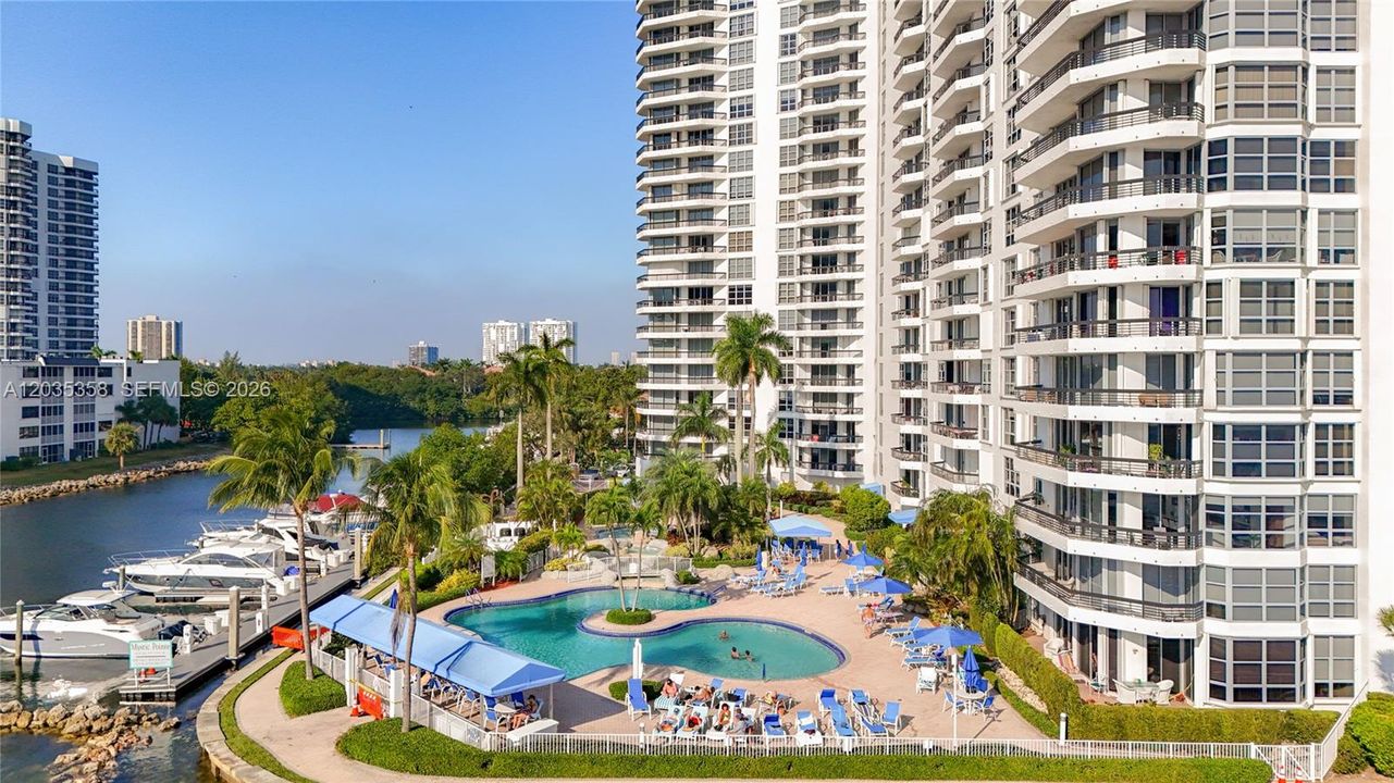 For Rent: $2,995 (2 beds, 2 baths, 1181 Square Feet)