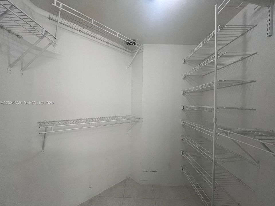For Rent: $2,995 (2 beds, 2 baths, 1181 Square Feet)