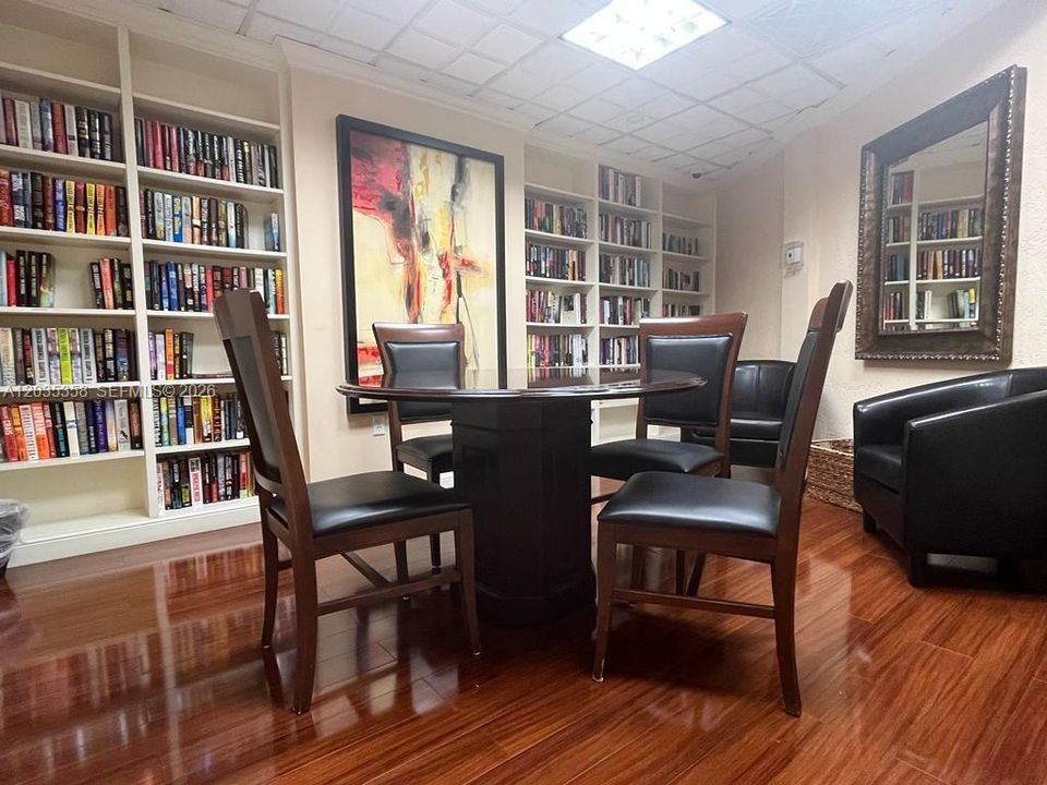 For Rent: $2,995 (2 beds, 2 baths, 1181 Square Feet)