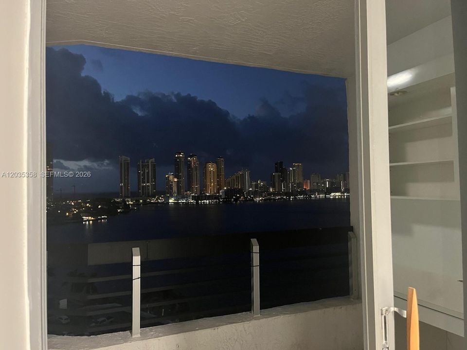 For Rent: $2,995 (2 beds, 2 baths, 1181 Square Feet)