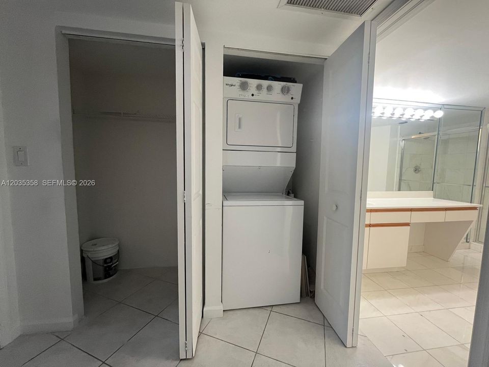 For Rent: $2,995 (2 beds, 2 baths, 1181 Square Feet)