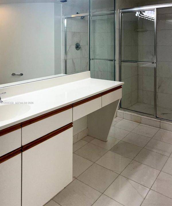 For Rent: $2,995 (2 beds, 2 baths, 1181 Square Feet)
