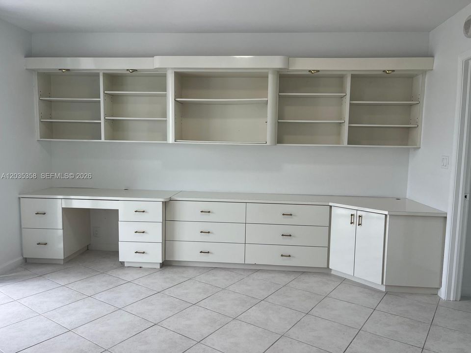 For Rent: $2,995 (2 beds, 2 baths, 1181 Square Feet)