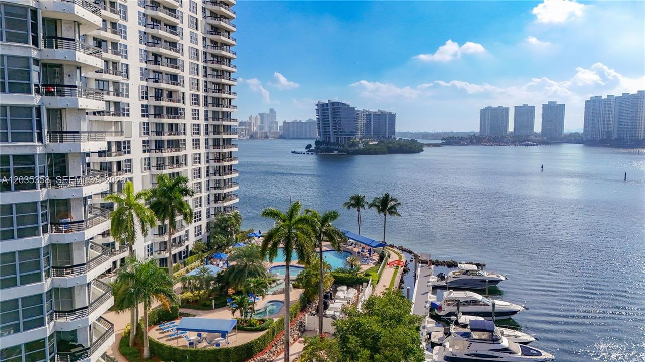 For Rent: $2,995 (2 beds, 2 baths, 1181 Square Feet)
