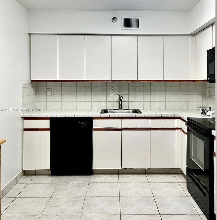 For Rent: $2,995 (2 beds, 2 baths, 1181 Square Feet)