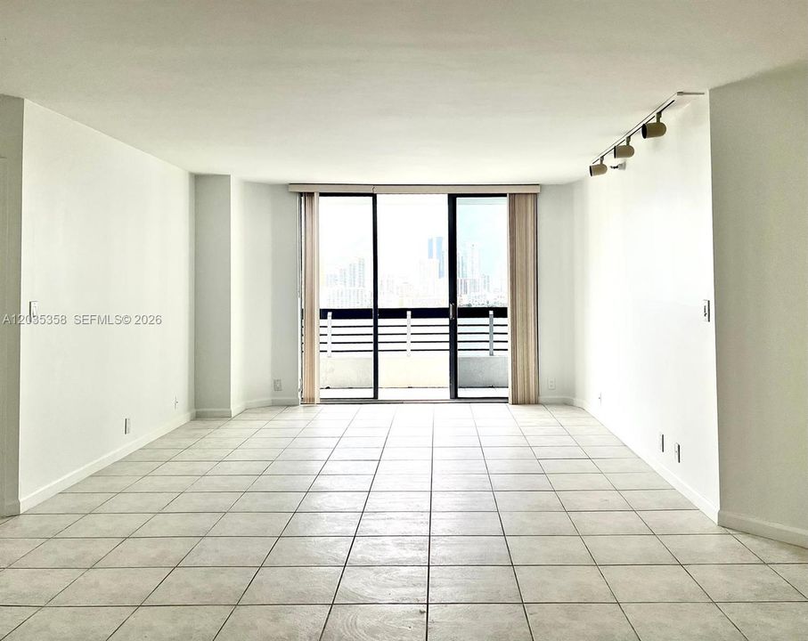 For Rent: $2,995 (2 beds, 2 baths, 1181 Square Feet)