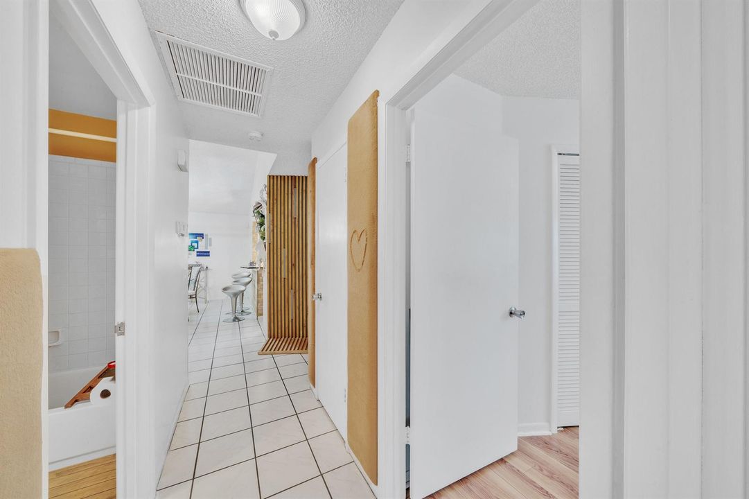 7 Foyer