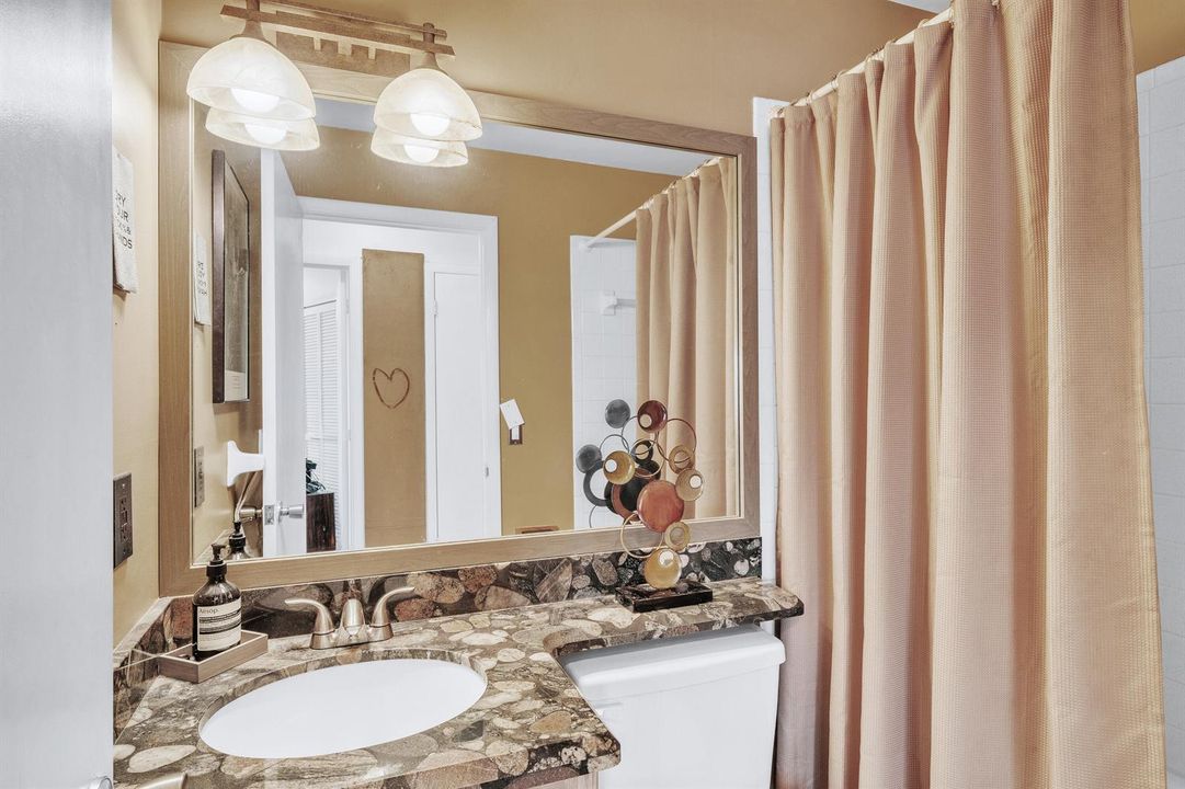 9 Guest Bathroom (1)