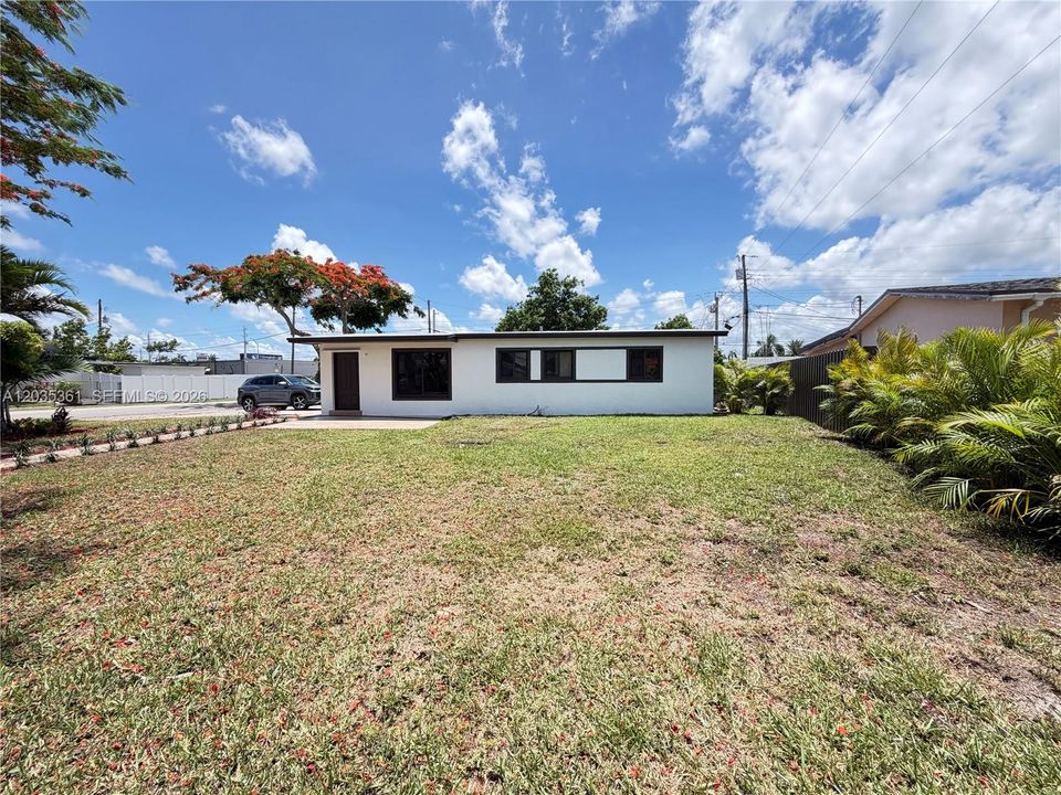 En Venta: $759,000 (3 camas, 3 baños, 1420 Pies cuadrados)