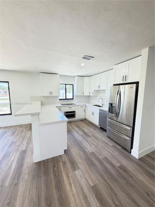 En Venta: $759,000 (3 camas, 3 baños, 1420 Pies cuadrados)