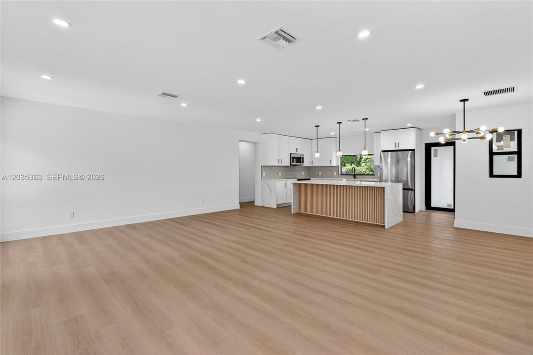 For Sale: $685,000 (4 beds, 2 baths, 1749 Square Feet)