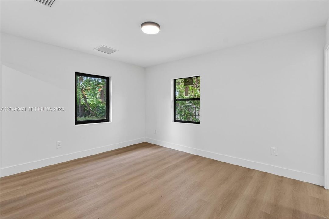 For Sale: $685,000 (4 beds, 2 baths, 1749 Square Feet)