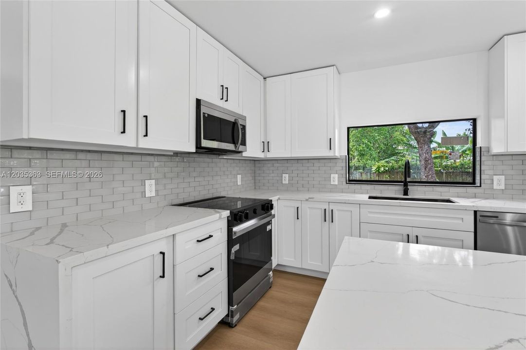 For Sale: $685,000 (4 beds, 2 baths, 1749 Square Feet)