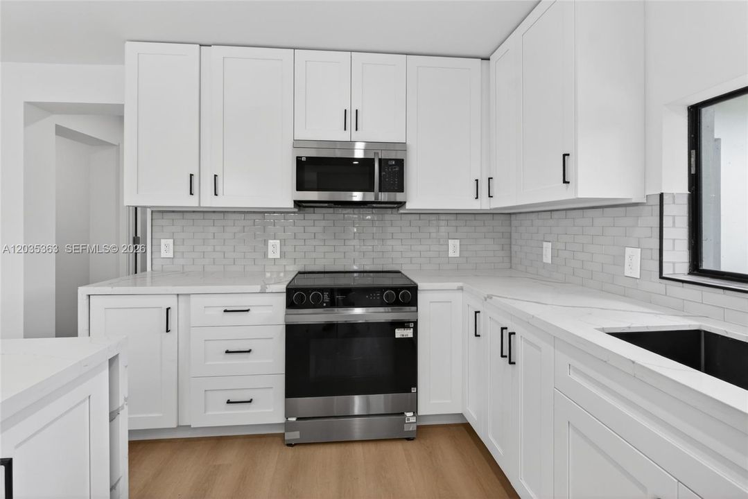 For Sale: $685,000 (4 beds, 2 baths, 1749 Square Feet)