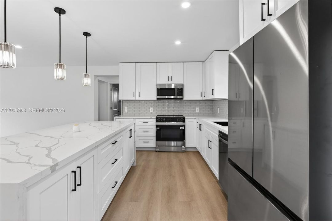 For Sale: $685,000 (4 beds, 2 baths, 1749 Square Feet)